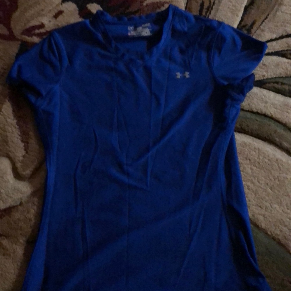 Fitted heatgear under armor shirt.